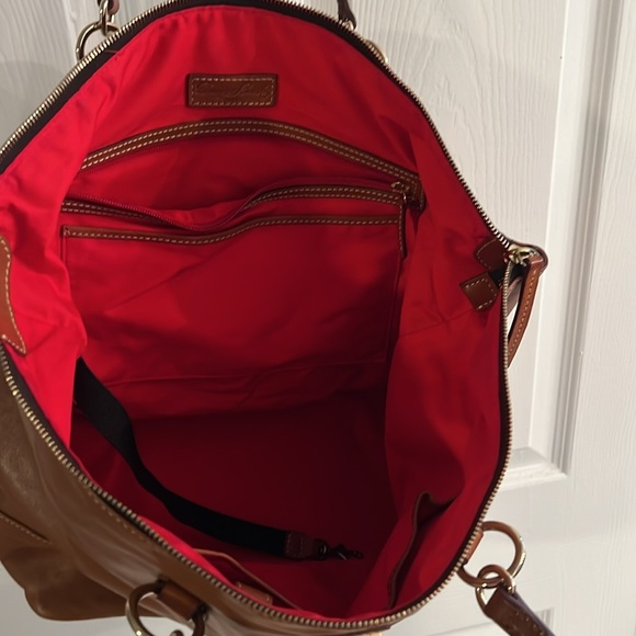 Dooney & Bourke soft leather tote with/Serial # - Picture 6 of 13